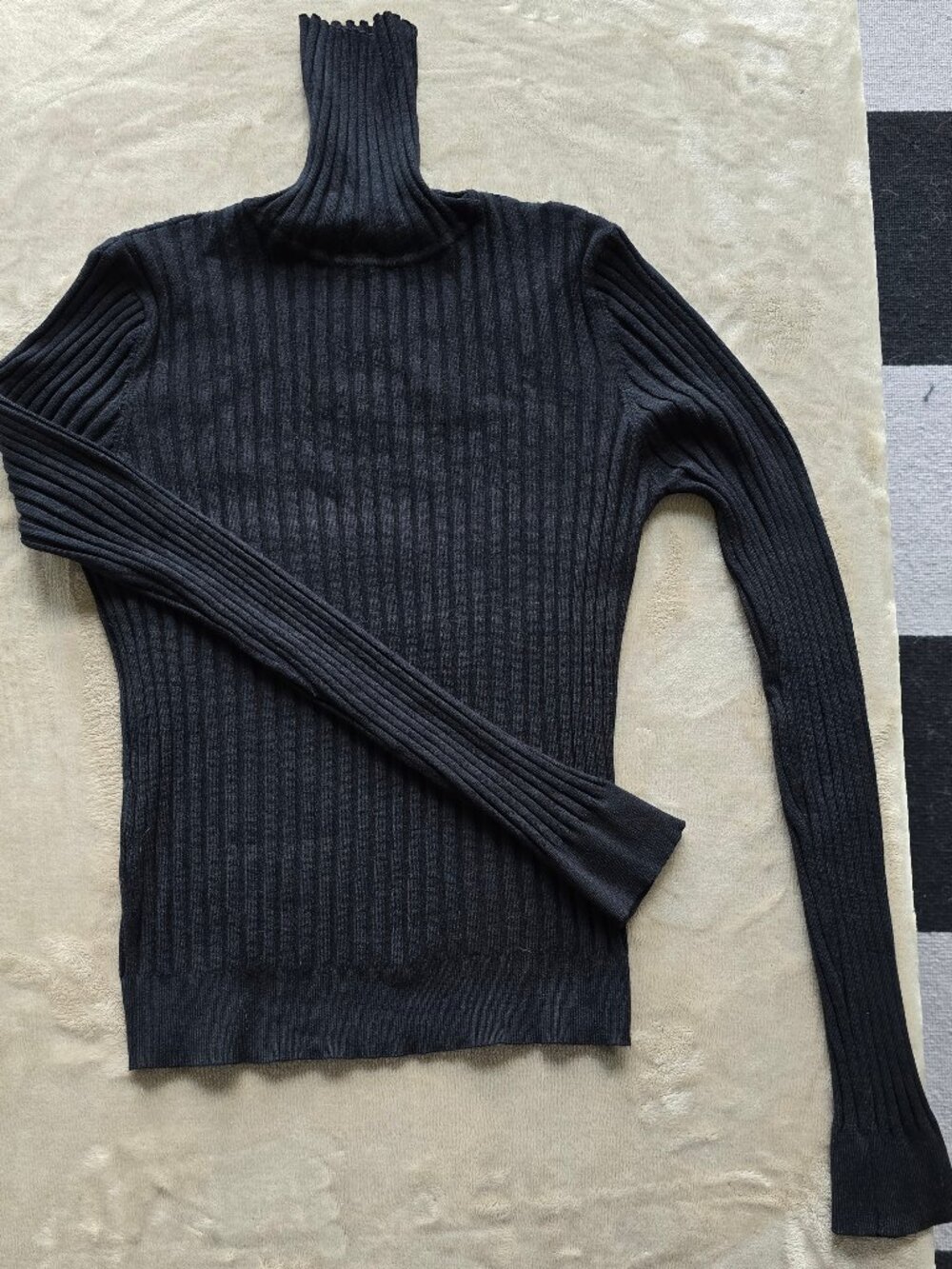 La Maison Simons black turtleneck sweater large